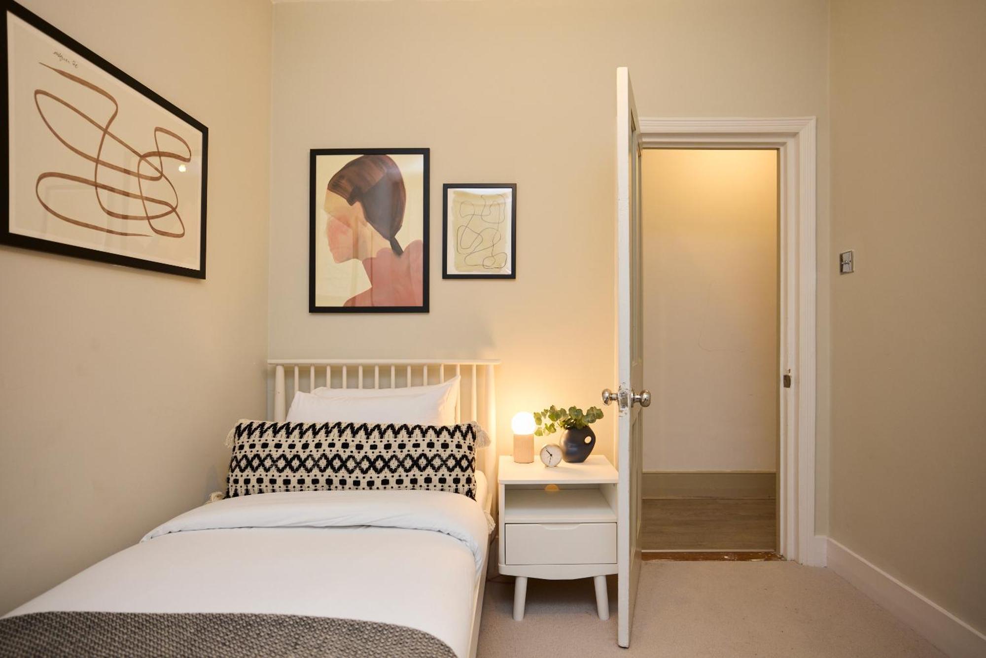 Апартаменты The Furness Hideout - Charming 2bdr Flat With Garden